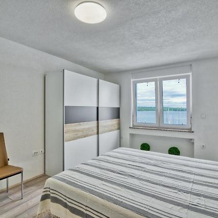 Apartment Marina With Sea View Pula Bagian luar foto