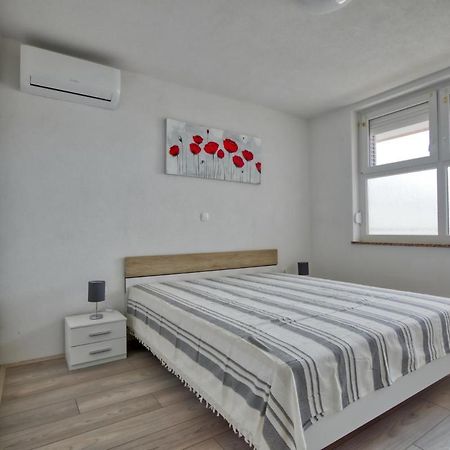 Apartment Marina With Sea View Pula Bagian luar foto