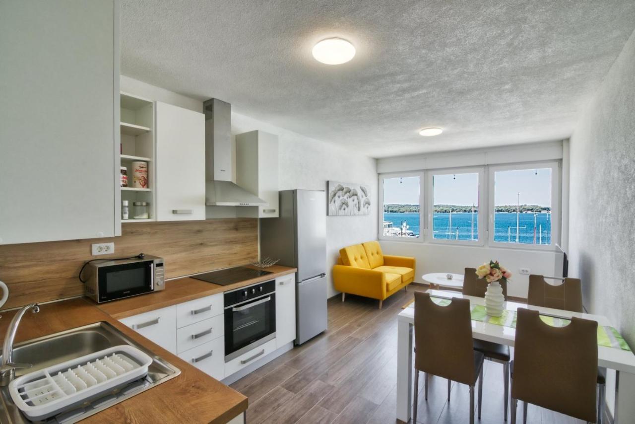 Apartment Marina With Sea View Pula Bagian luar foto