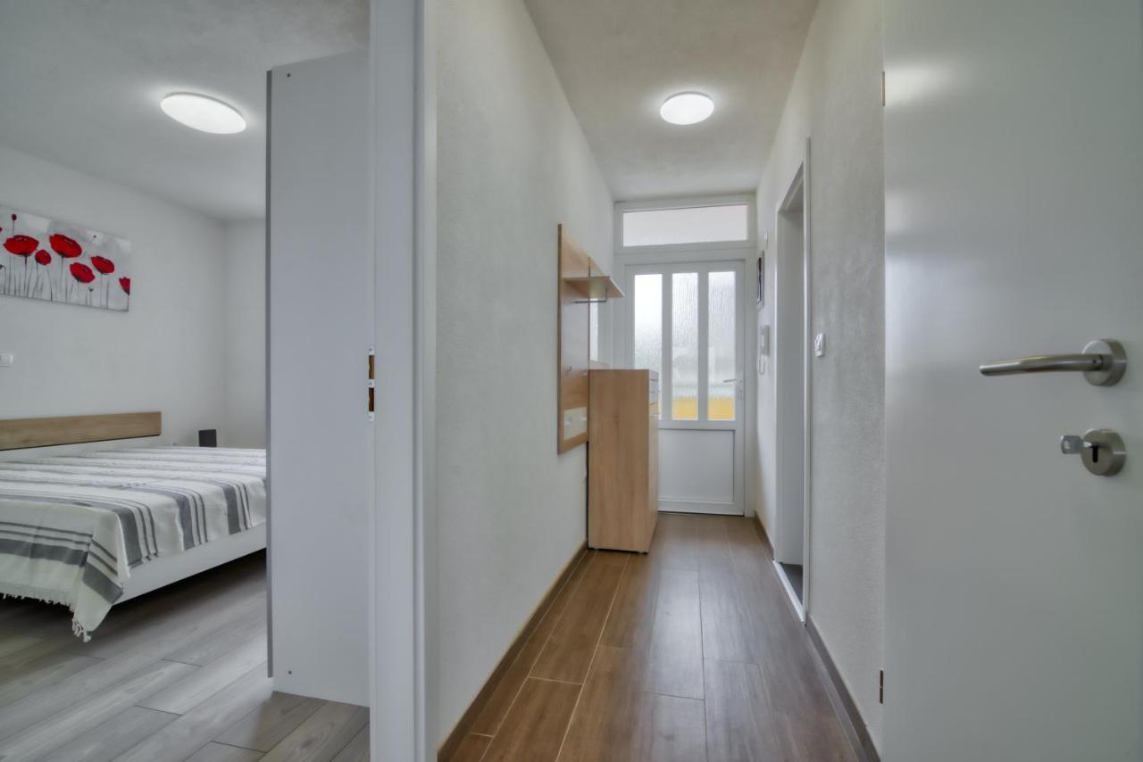 Apartment Marina With Sea View Pula Bagian luar foto