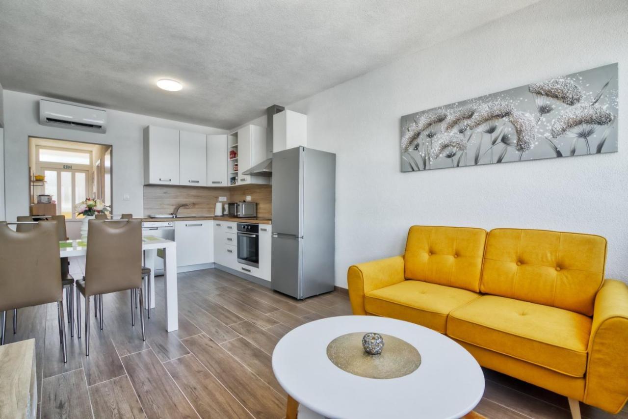 Apartment Marina With Sea View Pula Bagian luar foto