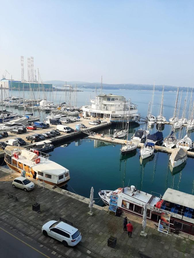 Apartment Marina With Sea View Pula Bagian luar foto